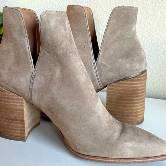 Steve Madden Beige Ankle Booties - Picture 1 of 15